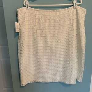 Calvin Klein 18W white crochet lace skirt lined